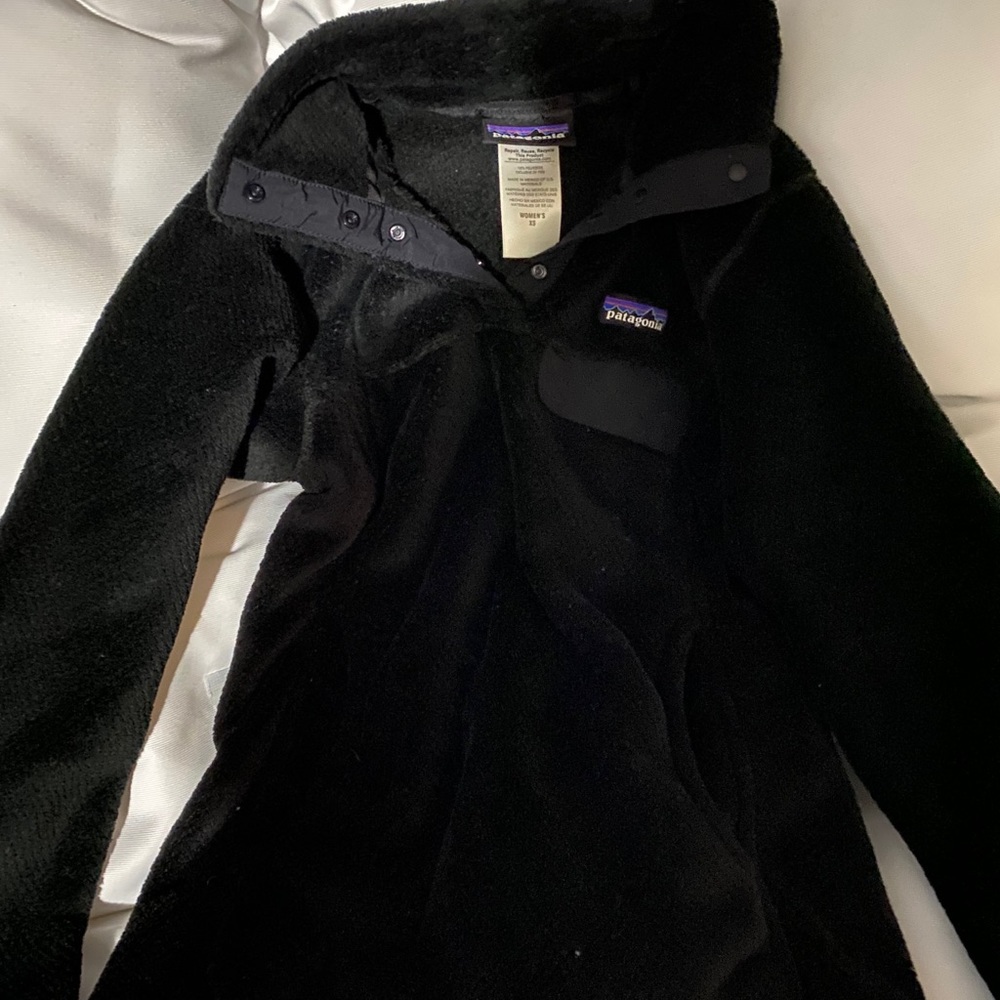 Patagonia black pullover
